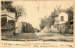 Carte postale ancienne Rue de la Bonne à Montmartre
                                                                     à Paris 18e
                                
