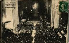Carte postale ancienne Une Cérémonie Au Sacré-Coeur de Montmartre
                                                                     à Paris 18e
                                