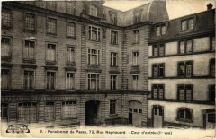 Carte postale ancienne Pensionnat de Passy - Rue Raynouard - Cour d'entrée
                                                                     à Paris 16e
                                