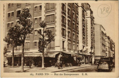 Carte postale ancienne Rue des Entrepreneurs
                                                                     à Paris 15e
                                