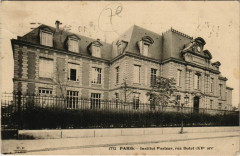 Institut Pasteur, rue Dutot à Paris 15e