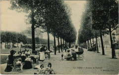 Avenue de Breteuil à Paris 7e