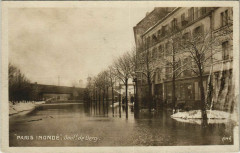 Carte postale ancienne Paris inondé - Boulevard de Bercy
                                                                     à Paris 12e
                                