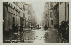 Paris inondé 1910 - Rue de Charenton à Paris 12e