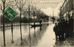 Paris 12e - Alfort - La Rue des Deux Moulins submergée  à Maisons-Alfort