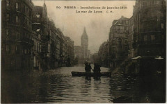 Carte postale ancienne Inondations de janvier 1910 - La rue de Lyon
                                                                     à Paris 12e
                                