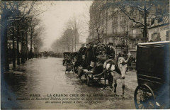 Carte postale ancienne La grande crue de la Seine (Janvier 1910) - Inondation du Boulevard Diderot
                                                                     à Paris 12e
                                