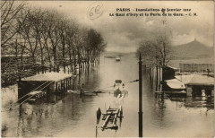 Carte postale ancienne Inondations de Janvier 1910 - Le Quai d'Ivry et la Porte de la Gare
                                                                     à Paris 13e
                                