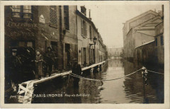 Carte postale ancienne Paris inondé - Rue de Bellièvre
                                                                     à Paris 13e
                                