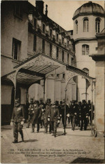 Paris 5e - Val-de-Grâce - Le Président de la République à Paris 5e