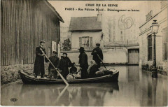 Carte postale ancienne Crue de la Seine - Rue Félicien David - Déménagement en bateau
                                                                     à Paris 16e
                                