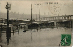 Carte postale ancienne Crue de la Seine - La tranchée du Chemin de fer au Quai de Grenelle
                                                                     à Paris 15e
                                