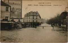 Carte postale ancienne Crue de la Seine - Grenelle - Boulevard de Grenelle - 28 Janvier 1910
                                                                     à Paris 15e
                                