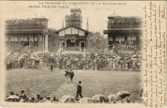 Carte postale ancienne La Tribune du Président de la République - Grand Prix de Paris
                                                                     à Paris 16e
                                