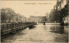 Paris 4e - Maximum de la crue au Pont d'Arcole  à Paris 4e