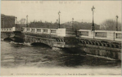 Carte postale ancienne Paris Inondations de Paris 1910 Pont de la Concorde
                                                                     à Paris 7e
                                