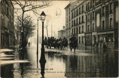 Carte postale ancienne Ivry Boulevard Sadi-Carnot Inondations 1910
                                                                     à Ivry-sur-Seine
                                