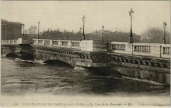 Carte postale ancienne Paris Inondations de Paris 1910 Pont de la Concorde
                                                                     à Paris 7e
                                