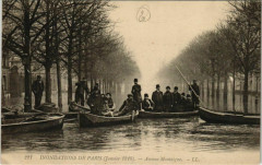 Paris 8e - Avenue Montaigne - Ll.221  à Paris 8e