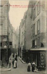 Carte postale ancienne Rue de Bièvre
                                                                     à Paris 5e
                                