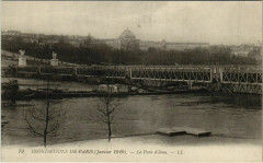 Carte postale ancienne Inondations de Paris (Janvier 1910) - Le Pont d'Iéna
                                                                     à Paris 7e
                                
