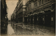 Paris 7e - Inondation des Magasins du Petit St-Thomas  à Paris 7e