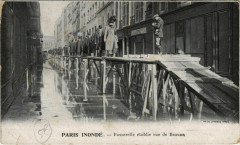 Paris 7e - Passerelle établie rue de Beaune  à Paris 7e