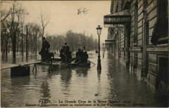 Paris 7e - Estacade et Embarcation servant au...  à Paris 7e