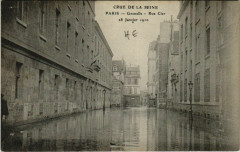 Paris 7e - Grenelle - Rue Cler  à Paris 7e