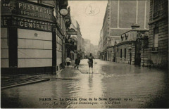 Paris 7e - Crue de la Seine - La Rue St-Dominique  à Paris 7e