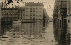 Paris 7e - Place de Bourgogne, Rue St-Dominique  à Paris 7e
