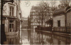 Paris 8e - Crue de la Seine - Rue d'Anjou - Square LouisXVI  à Paris 8e