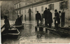 Paris 7e - L'embarcade de la rue de Bellechasse  à Paris 7e