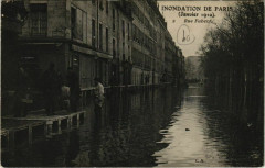 Paris 7e - Inondation de Paris - Rue Fabert  à Paris 7e