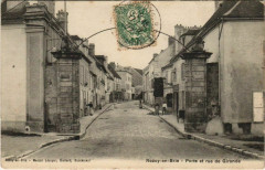 Rozoy-en-Brie - Porte et rue de Gironde