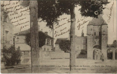 Moret-sur-Loing - La Place et la Porte de Samois