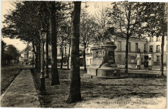 Fontainebleau - Place Denecourt à Fontainebleau
