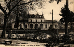 Fontainebleau - Avon - Le Square de la Gare à Fontainebleau