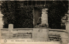 Marlotte - Buste du peintre Olovier de Penne