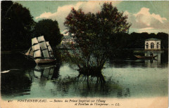 Fontainebleau - Bateau du Prince Imperial sur l'Etang à Fontainebleau