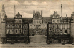 Palais de Fontainebleau - Grille d'Honneur à Fontainebleau