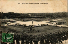 Palais de Fontainebleau - La Parterre à Fontainebleau