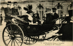 Les Souverains Danois a Versailles - La Reine et M Poincare à Versailles