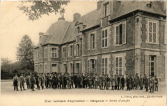 Grignon Ecole Nationale d'Agriculture. Sortie d'Amphi