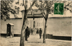 Poissy - Porte de la Caserne à Poissy