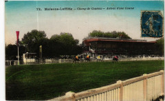 Maisons-Laffitte - Champ de Courses - Arrivée d'une Course à Maisons-Laffitte