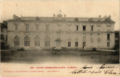 Saint-Germain-en-Laye - La Mairie à Saint-Germain-en-Laye