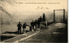 Triel - Crue de la Seine Janvier 1910 - Un coin du Pont