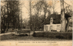 Versailles - Parc du Petit Trianon - Le Colombier à Versailles