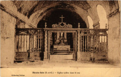 Haute-Isle - Eglise taillée dans le roc
